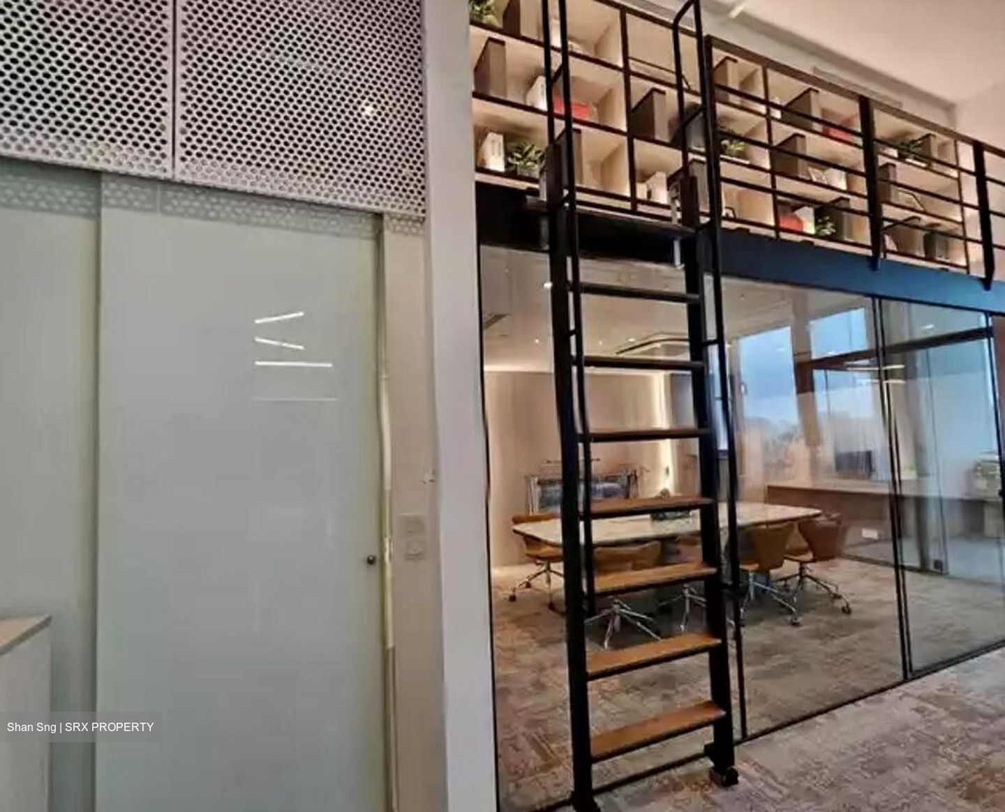 Arc 380 (D8), Office #521055361